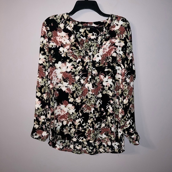 Red white green and black floral, long sleeve, size medium rose & olive - Picture 1 of 6